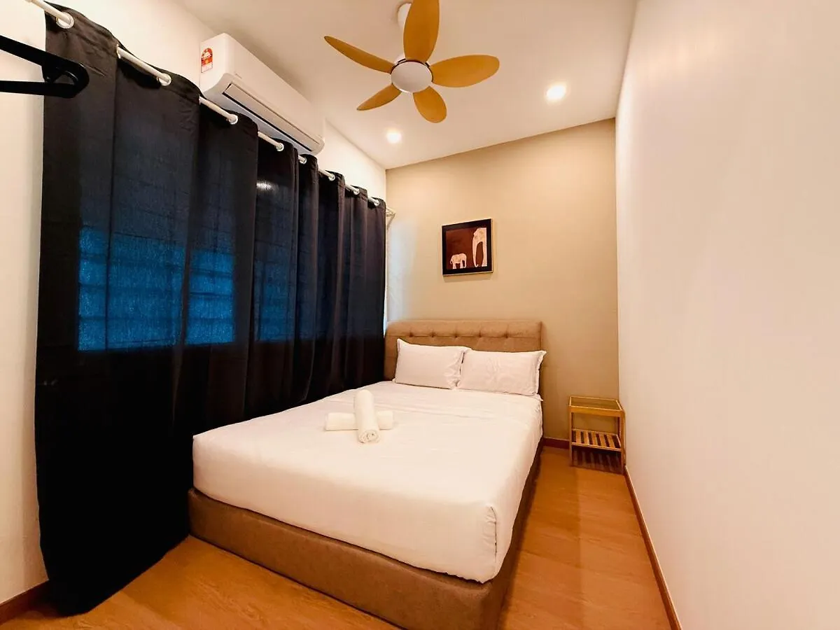 Whitezen Family Homestay 9Room For 20Pax Central Penang Jelutong 0*,  Malásia
