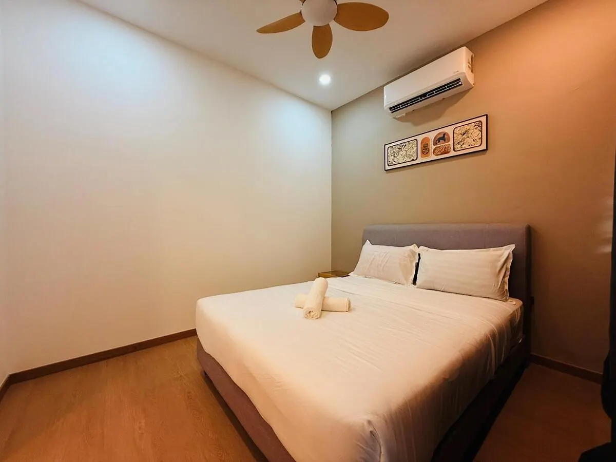 Villa Whitezen Family Homestay 9Room For 20Pax Central Penang Jelutong