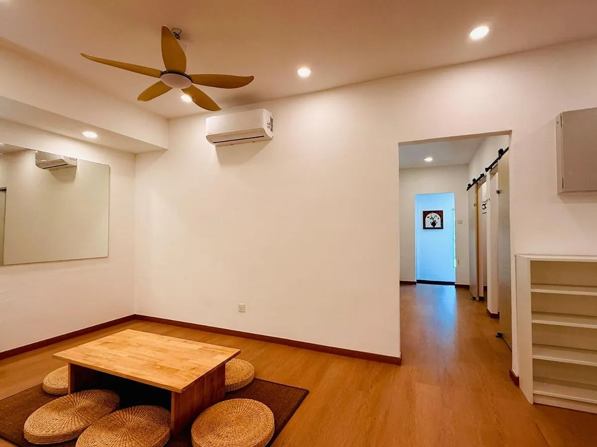Whitezen Family Homestay 9Room For 20Pax Central Penang Jelutong 0*,  Malásia