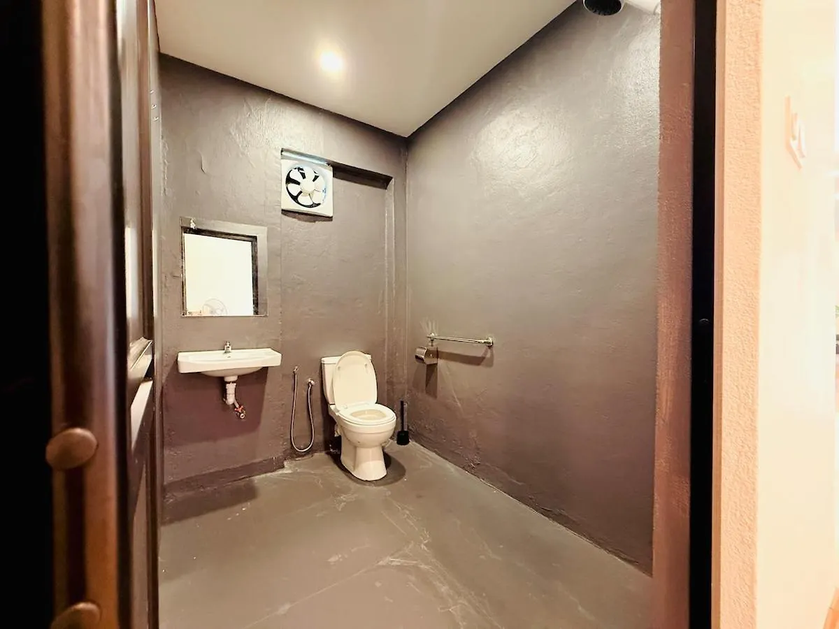 Villa Whitezen Family Homestay 9Room For 20Pax Central Penang Jelutong Malásia