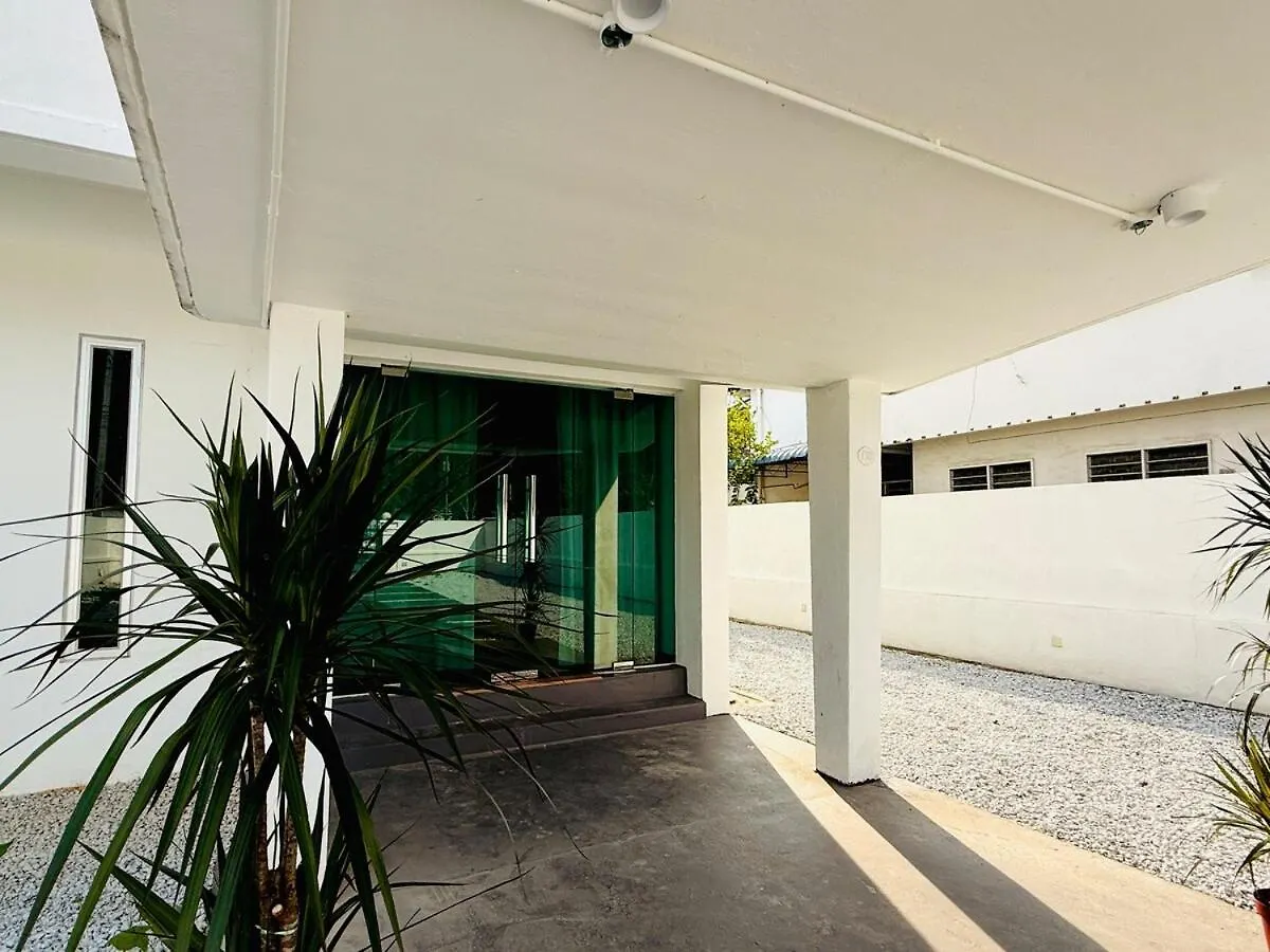 Whitezen Family Homestay 9Room For 20Pax Central Penang Jelutong