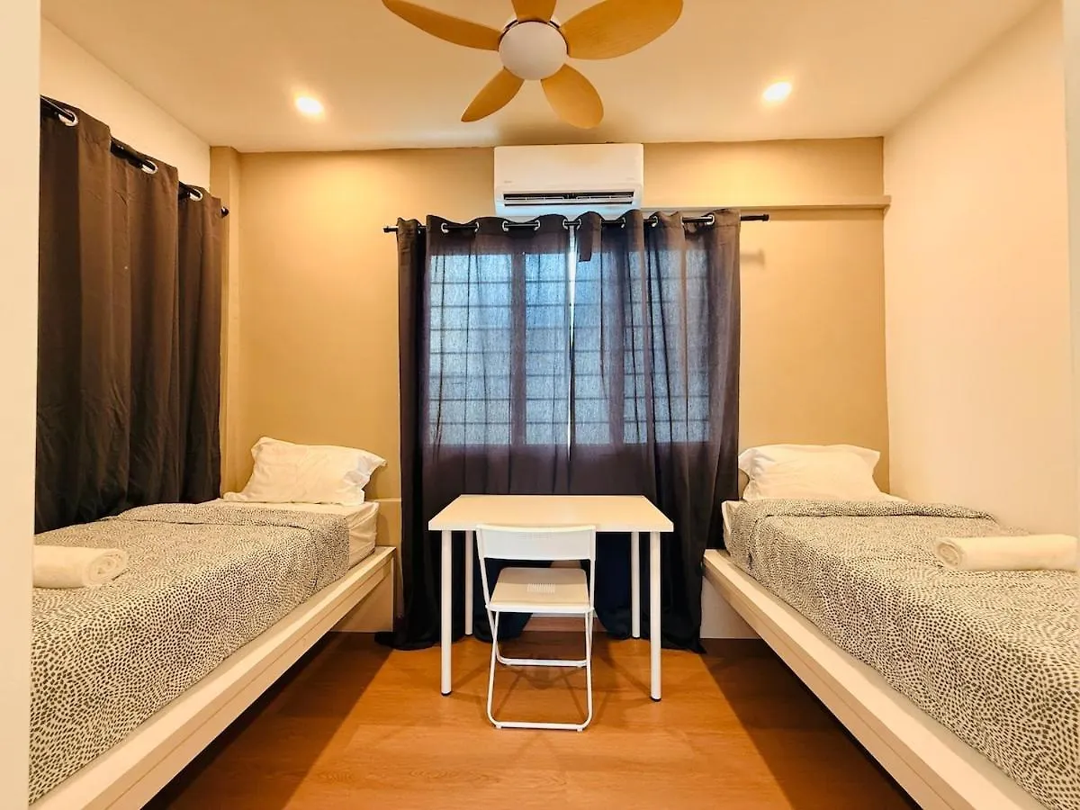 Whitezen Family Homestay 9Room For 20Pax Central Penang Jelutong 0*,
